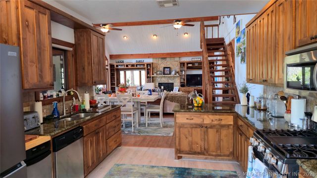 1807 Rose Lane, Eufaula, OK 74432