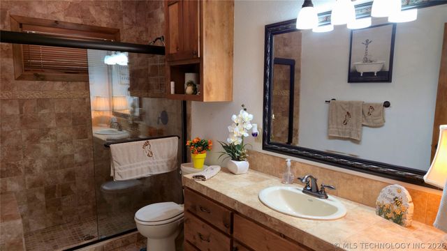 1807 Rose Lane, Eufaula, OK 74432