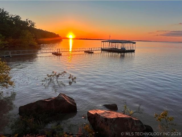 1807 Rose Lane, Eufaula, OK 74432