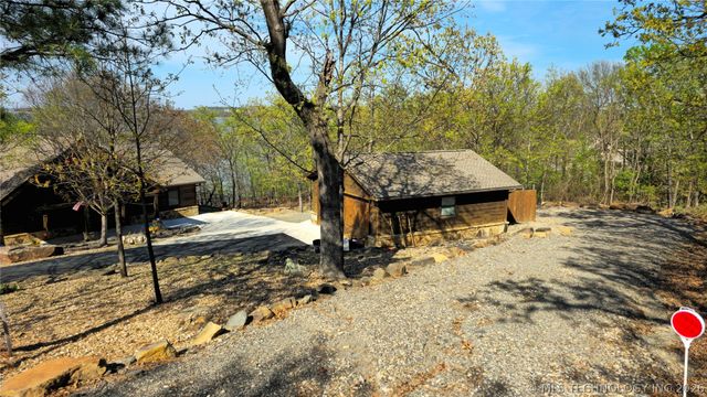 1807 Rose Lane, Eufaula, OK 74432