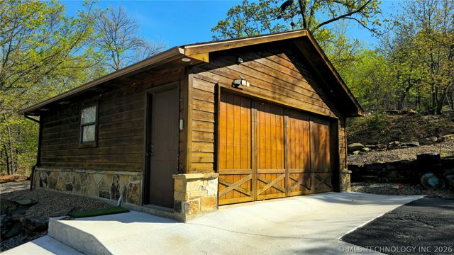 1807 Rose Lane, Eufaula, OK 74432