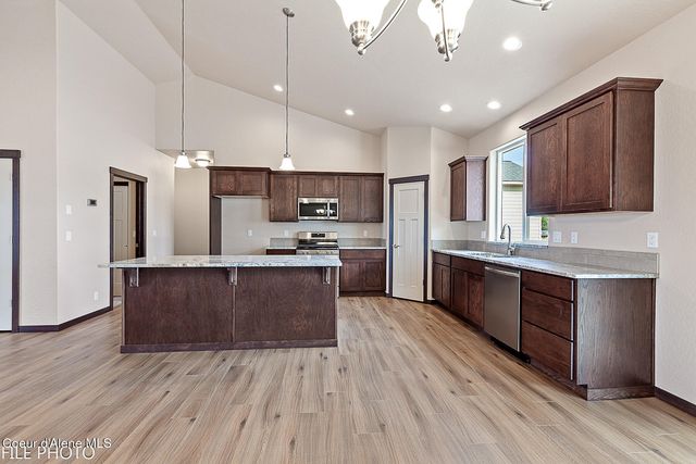 4500 E Davin DR, Post Falls, ID 83854