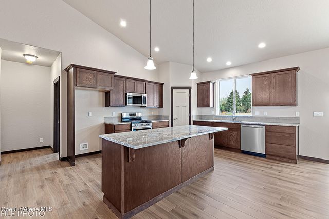 4500 E Davin DR, Post Falls, ID 83854