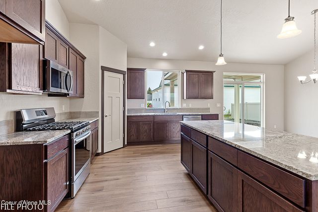4500 E Davin DR, Post Falls, ID 83854