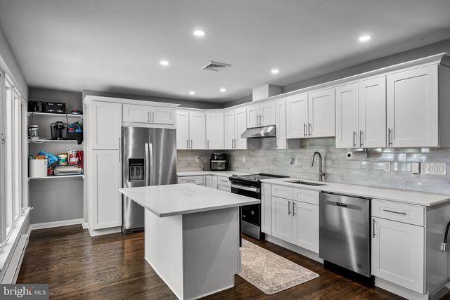 129 N MONROE AVE, Cherry Hill, NJ 08002
