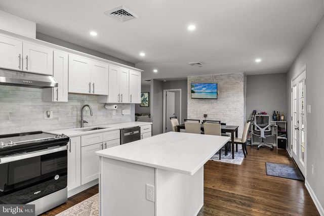 129 N MONROE AVE, Cherry Hill, NJ 08002