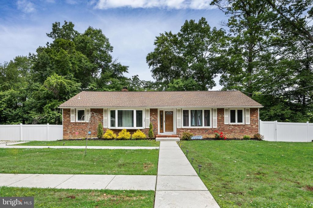 129 N MONROE AVE, Cherry Hill, NJ 08002