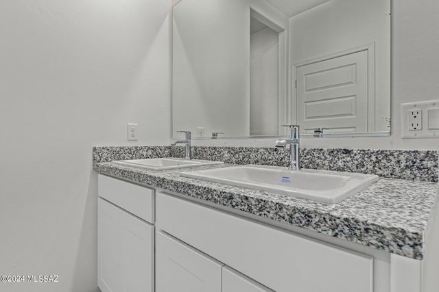 13543 N Nicholas Court, Marana, AZ 85653