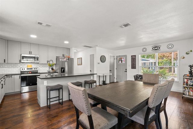 801 E HANLON STREET, Tampa, FL 33604