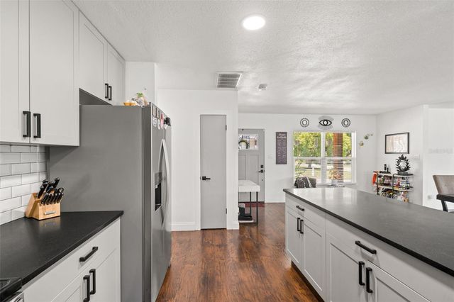 801 E HANLON STREET, Tampa, FL 33604