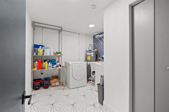 801 E HANLON STREET, Tampa, FL 33604