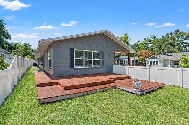 801 E HANLON STREET, Tampa, FL 33604