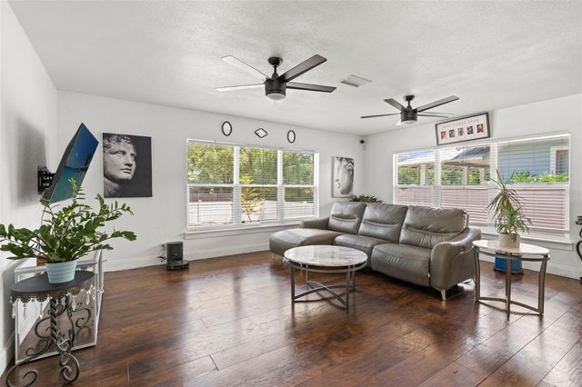 801 E HANLON STREET, Tampa, FL 33604