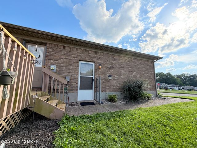 4613 Braves Ln, Louisville, KY 40272