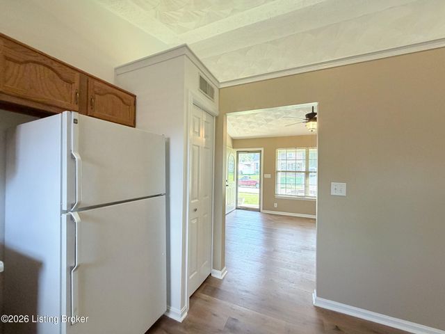 4613 Braves Ln, Louisville, KY 40272