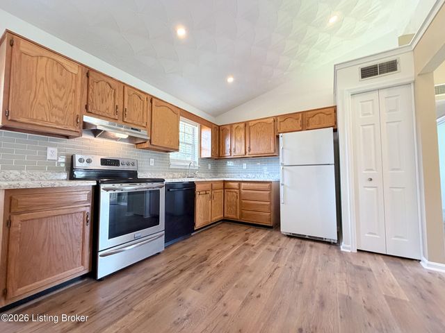 4613 Braves Ln, Louisville, KY 40272