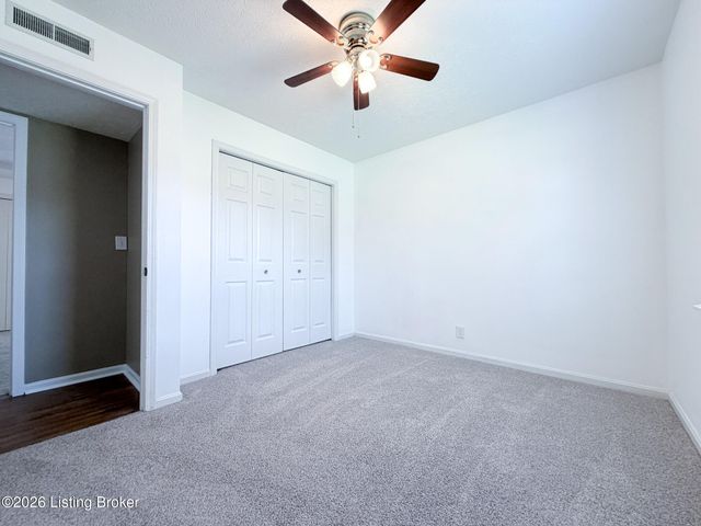 4613 Braves Ln, Louisville, KY 40272