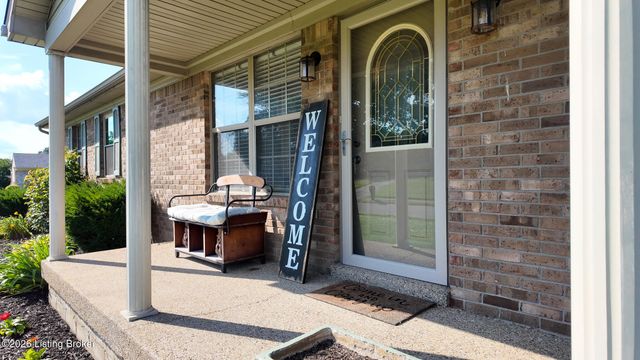4613 Braves Ln, Louisville, KY 40272