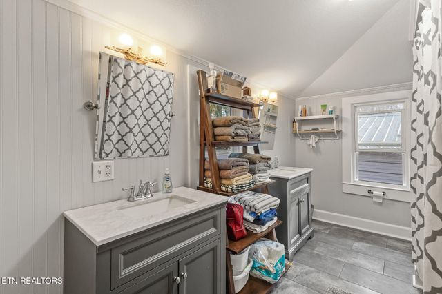 795 Athens Pike, Etowah, TN 37331