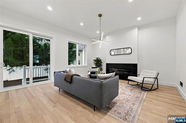 161 Palisade Avenue, Emerson, NJ 07630