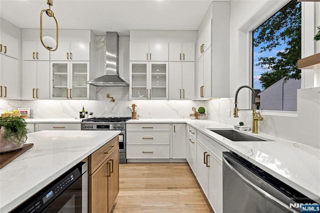 161 Palisade Avenue, Emerson, NJ 07630