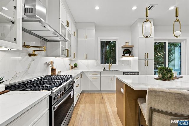 161 Palisade Avenue, Emerson, NJ 07630