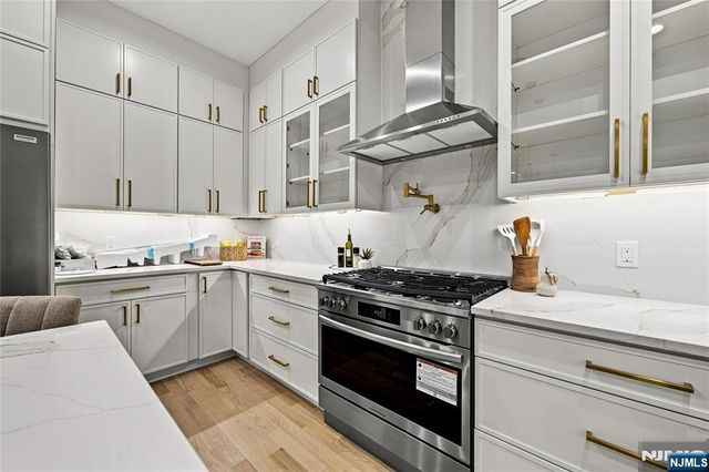 161 Palisade Avenue, Emerson, NJ 07630