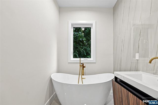 161 Palisade Avenue, Emerson, NJ 07630