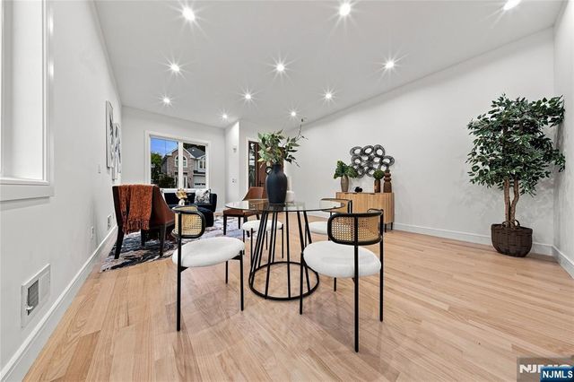 161 Palisade Avenue, Emerson, NJ 07630