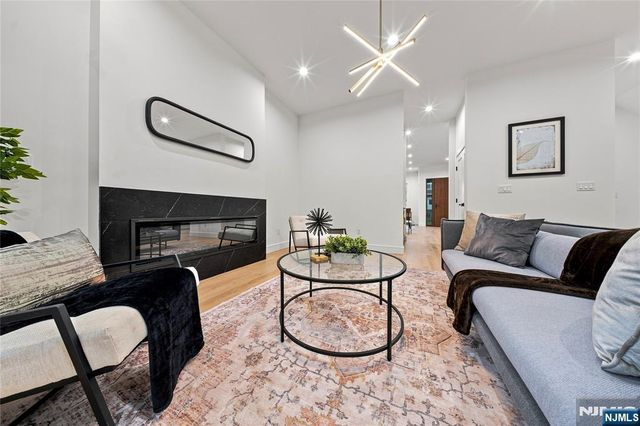 161 Palisade Avenue, Emerson, NJ 07630