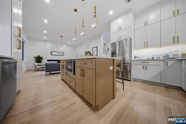 161 Palisade Avenue, Emerson, NJ 07630
