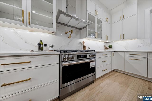 161 Palisade Avenue, Emerson, NJ 07630