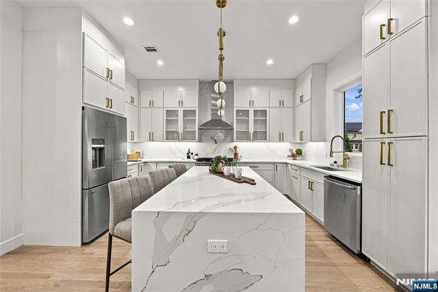 161 Palisade Avenue, Emerson, NJ 07630