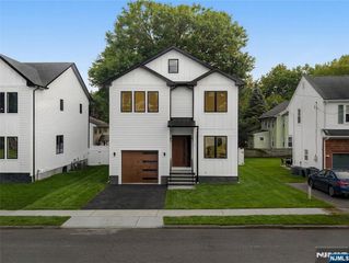 161 Palisade Avenue, Emerson, NJ 07630