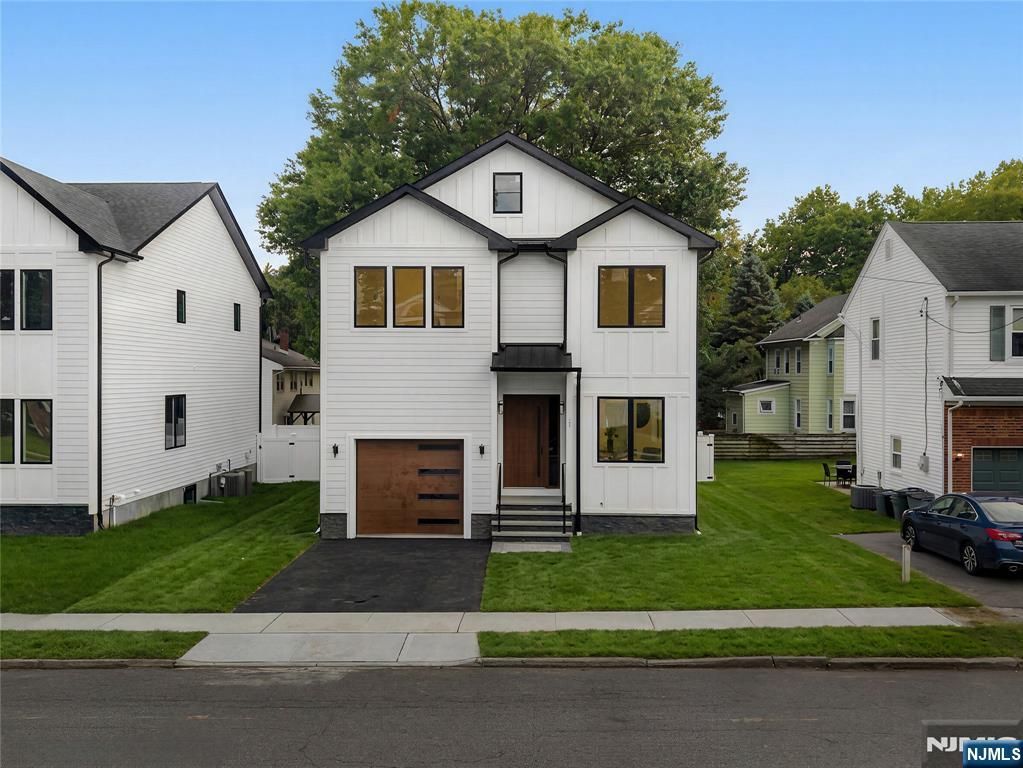 161 Palisade Avenue, Emerson, NJ 07630