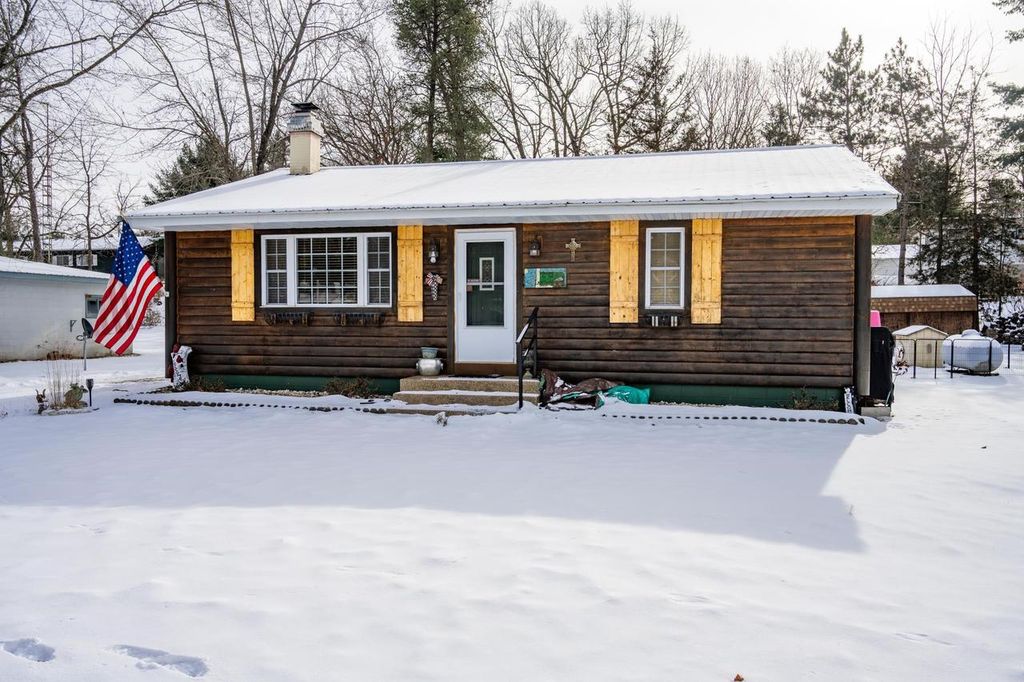 1867 Lamprecht Road, Friendship, WI 53934
