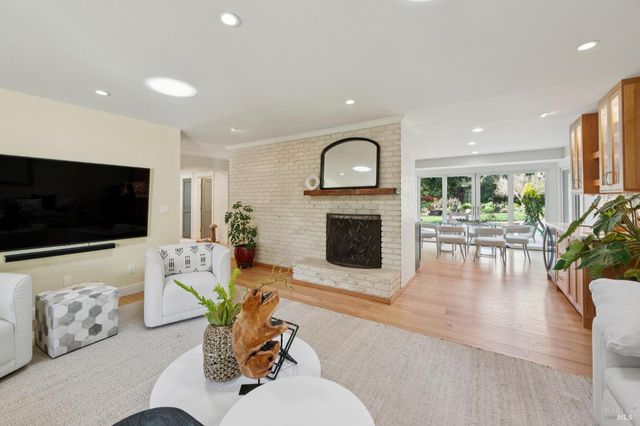 1222 Apple Tree Ct, Sonoma, CA 95476