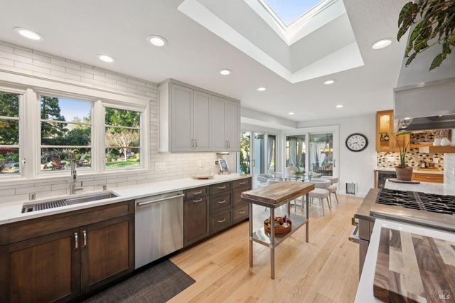 1222 Apple Tree Ct, Sonoma, CA 95476