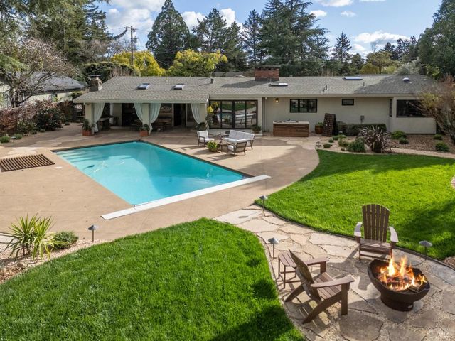 1222 Apple Tree Ct, Sonoma, CA 95476