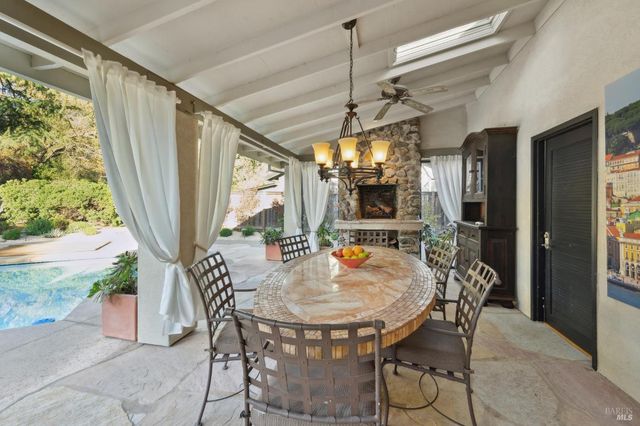 1222 Apple Tree Ct, Sonoma, CA 95476