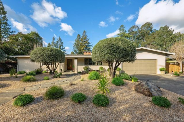1222 Apple Tree Ct, Sonoma, CA 95476