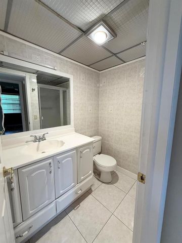 814 Burgundy Q, Delray Beach, FL 33484
