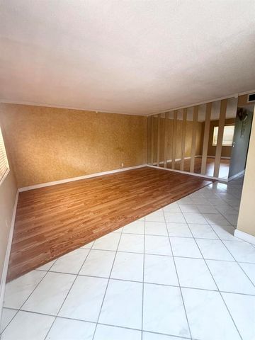 814 Burgundy Q, Delray Beach, FL 33484