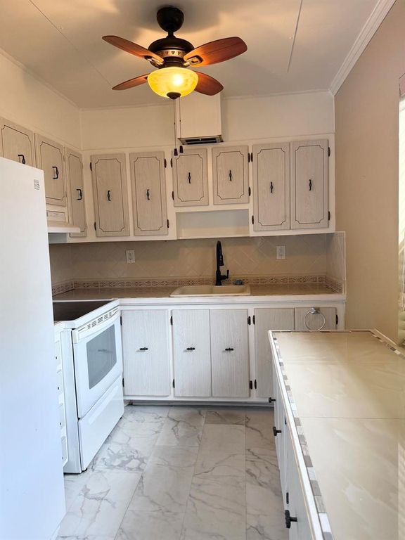 814 Burgundy Q, Delray Beach, FL 33484