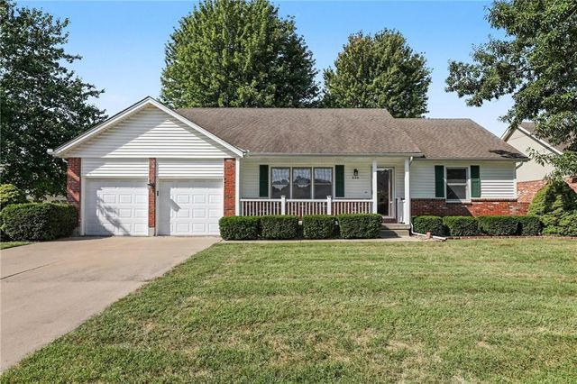 616 SW Hoke Lane, Lee's Summit, MO 64081
