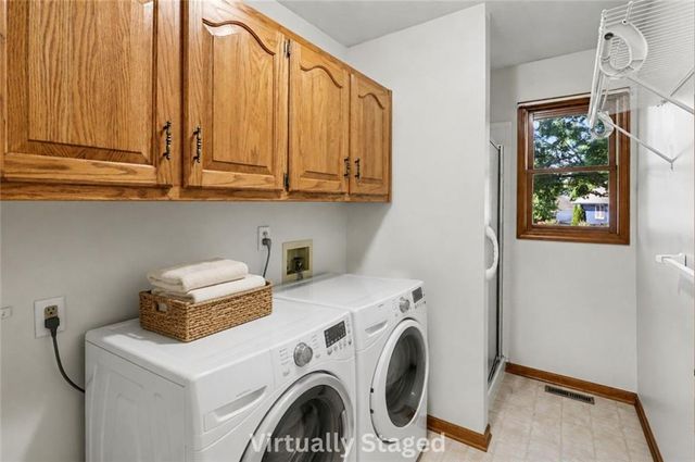 616 SW Hoke Lane, Lee's Summit, MO 64081