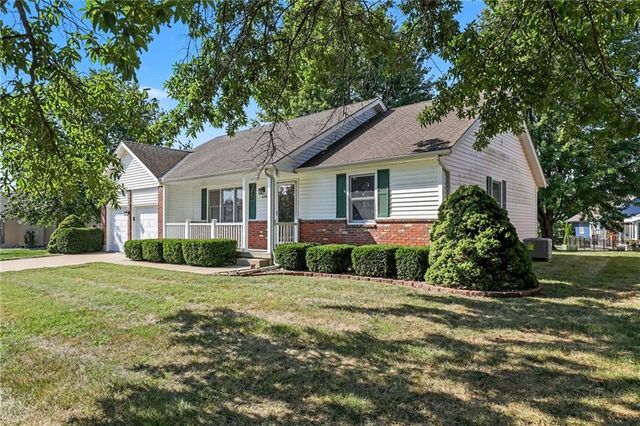 616 SW Hoke Lane, Lee's Summit, MO 64081