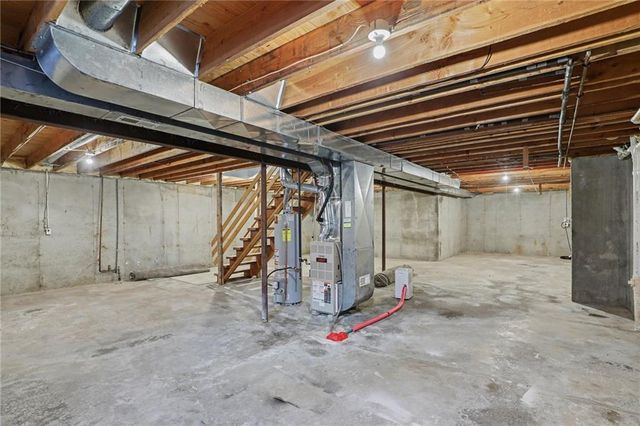 616 SW Hoke Lane, Lee's Summit, MO 64081