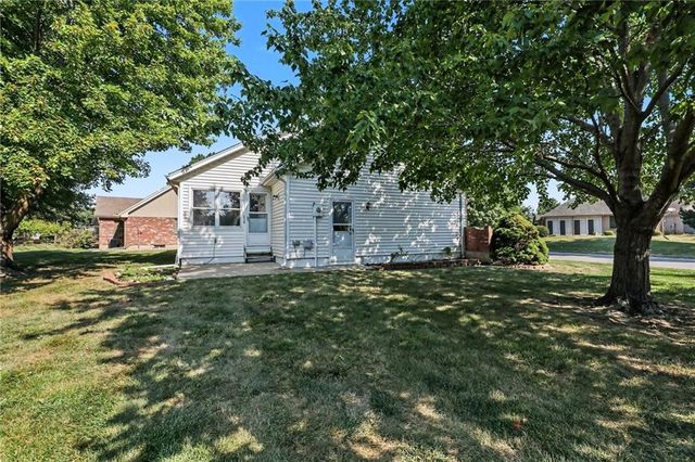 616 SW Hoke Lane, Lee's Summit, MO 64081
