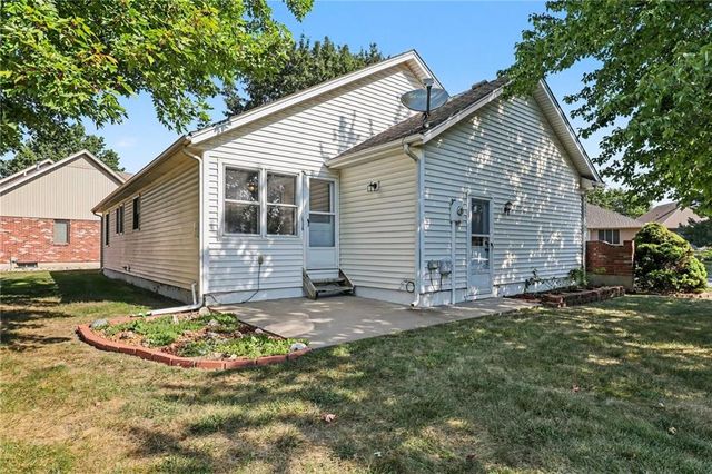 616 SW Hoke Lane, Lee's Summit, MO 64081